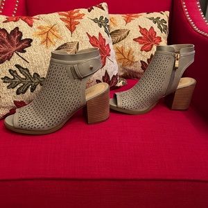 New, perforated, peep toe, slingback heels